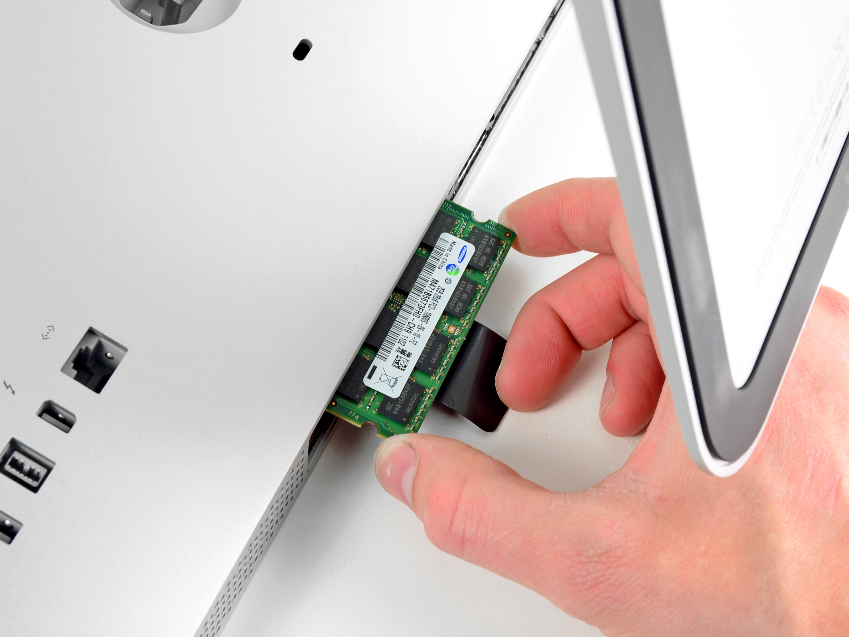 sin embargo Sencillez Indica Guía para instalar un disco duro sólido SSD en tu iMac de 2011 – disco dual  – AleluÁ – Cargadores para Macbook