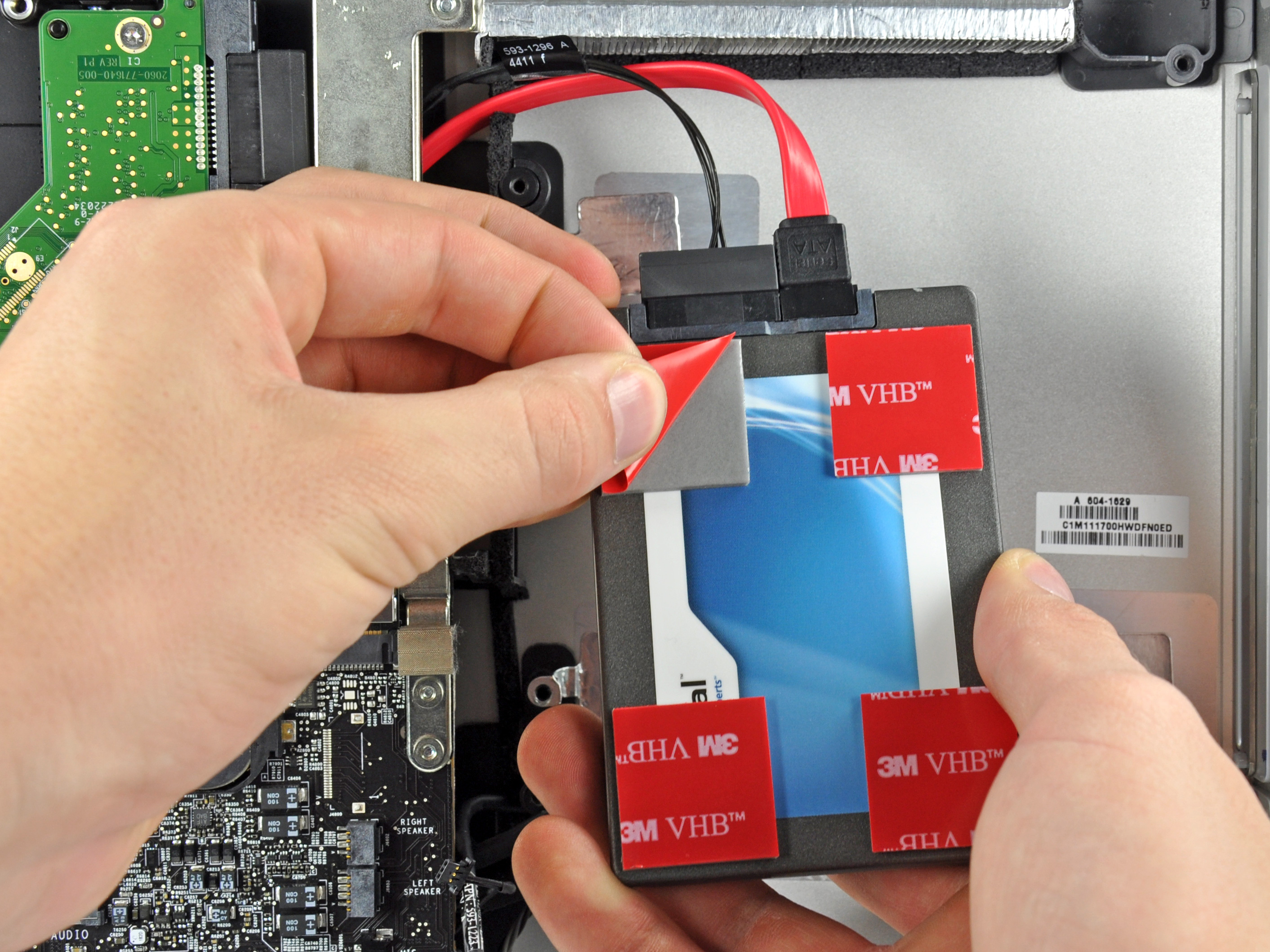 escritura Excelente Contaminado Guía para instalar un disco duro sólido SSD en tu iMac de 2011 – disco dual  – AleluÁ – Cargadores para Macbook